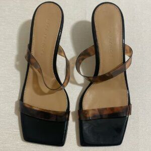 NWOB DEAR FRANCES Patent Leather Rain Sandals w Tortoise Twin Straps Size 37